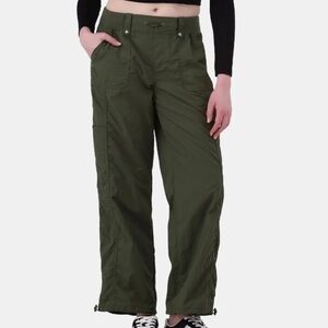 No Boundaries Women’s Rib-Waist Parachute Cargo Pants
